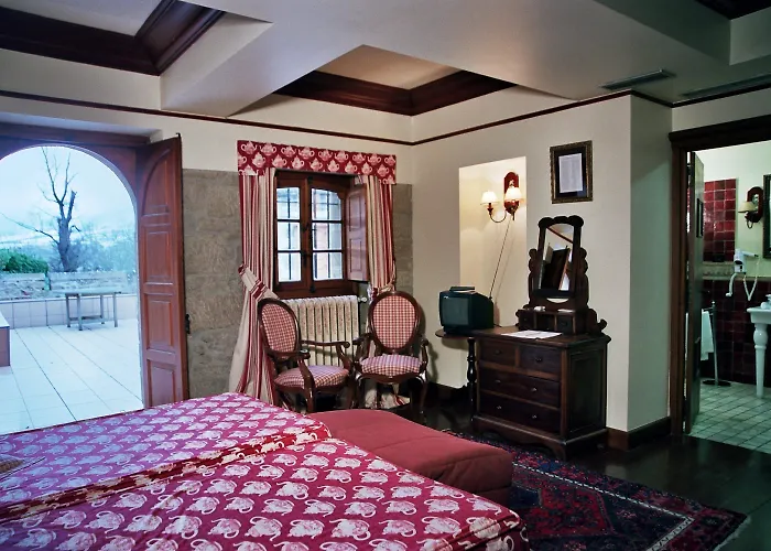 Hotel Castillo El Collado 2*