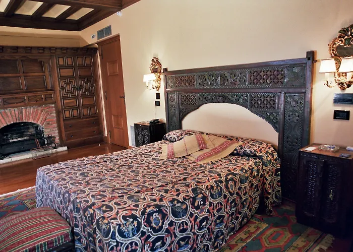 Hotel Castillo El Collado 2*