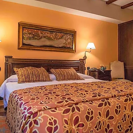 Hotel Castillo El Collado 2*