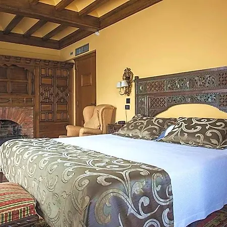 Hotel Castillo El Collado 2*