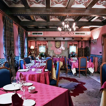 Hotel Castillo El Collado